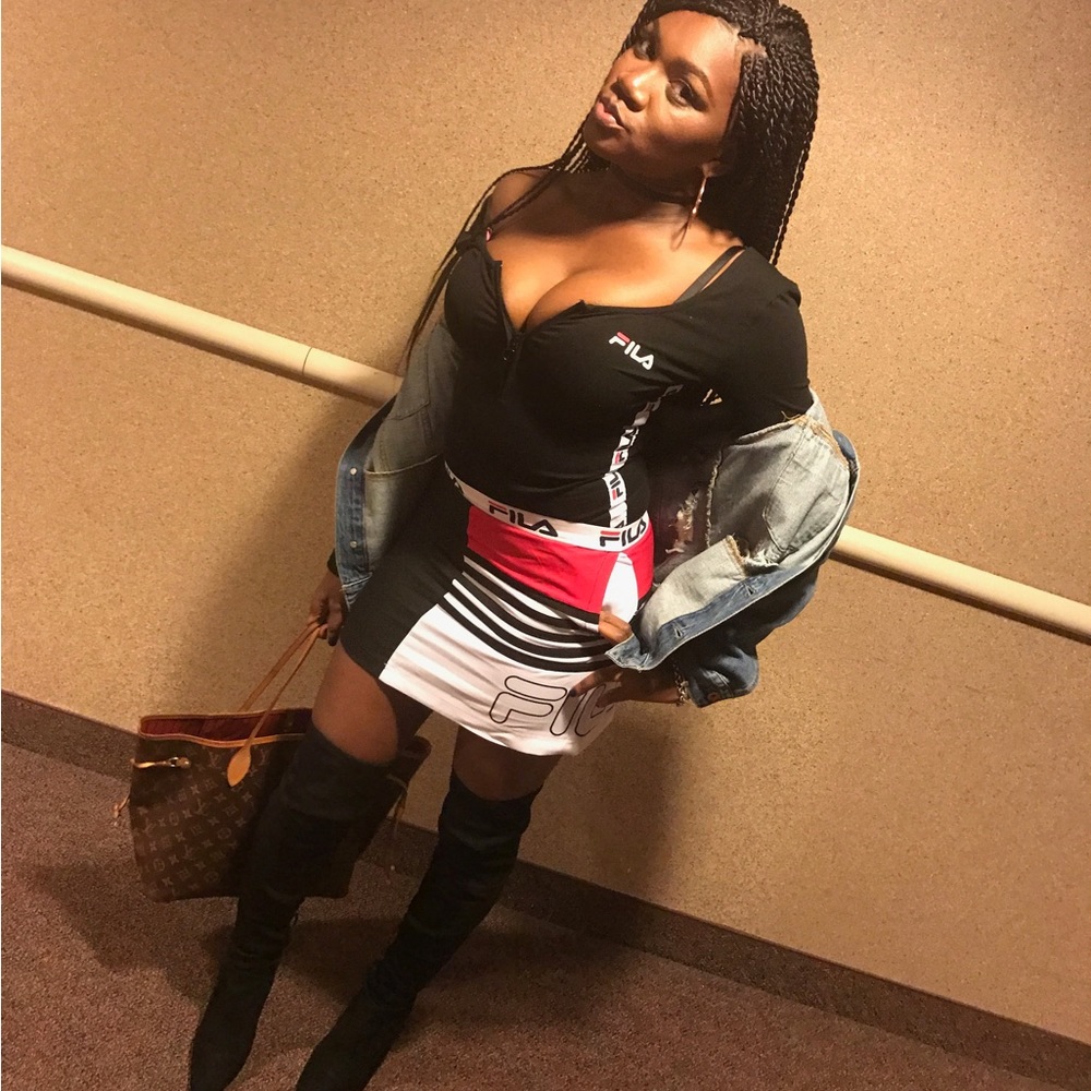 Small (worn once) -White and black FILA skirt